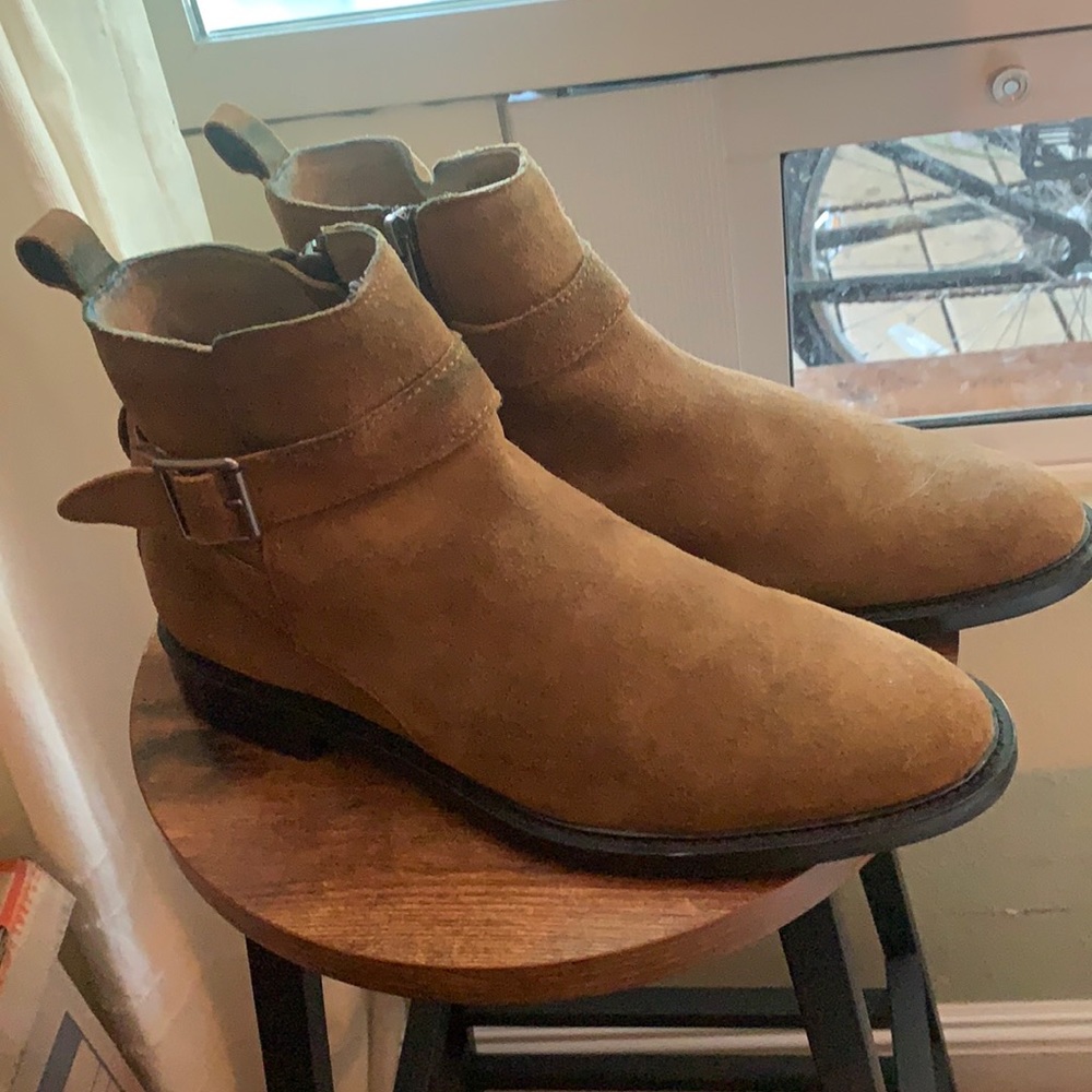 Chelsea Boots w/side zip closure, - Picture 2 of 3